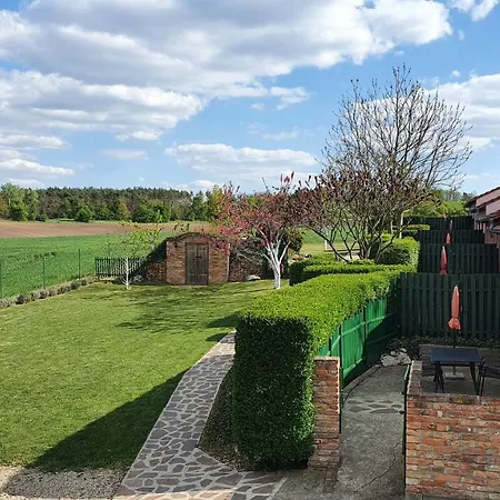 Penzion Na Lednicke Hlohovec Exterior photo