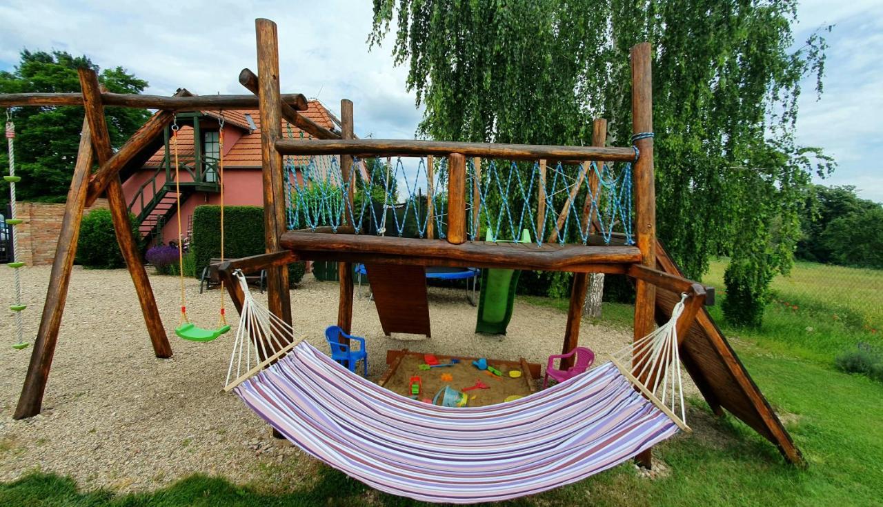 Apartment Na Lednicke Hlohovec